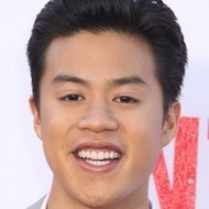 Tobit Raphael, 36 (电影演员)