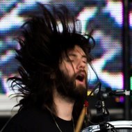 Toby Dundas, 42 (Le batteur)