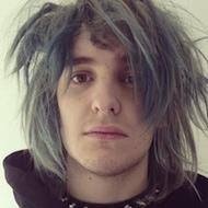 Tom Milsom, 36 (摇滚歌手)