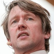 Tom Walker, 47 (喜剧演员)