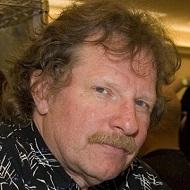 Tommy Lee Wallace, 76 (导演)