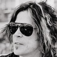 Tony Harnell, 63 (流行歌手)