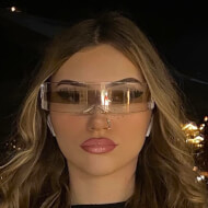 Toomuchlucile, 23 (TikTok明星)