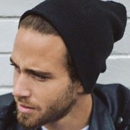 Trevor Holmes, 35 (Chanteuse pop)