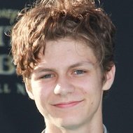 Ty Simpkins, 22 (Filmschauspieler)