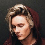 Tyson French, 29 (摄影家)