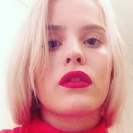 Ulrikke Falch, 27 (电视女演员)