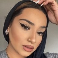 Umi Zarin, 23 (Instagram Star)