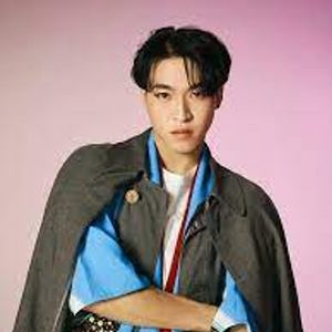 Uno Santa, 27 (Dancer)