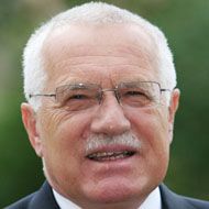 Vaclav Klaus, 82 (政治家)