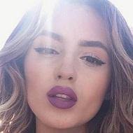 Val Mercado, 32 (Modella)