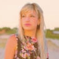 Valeria Gau, 33 (世界音乐歌手)