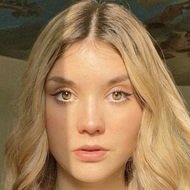 Valeria Vedovatti, 22 (YouTube Star)