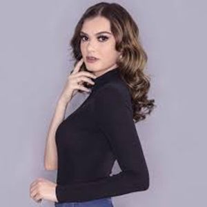 Valeria Villanueva, 27 (TikTok明星)