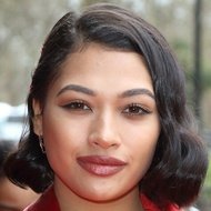 Vanessa White, 34 (流行歌手)