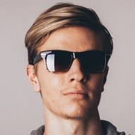 Vernon Barnard, 32 (Pop Singer)