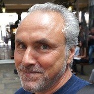 Vic Stefanu, 53 (YouTube明星)