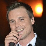 Vicente Seguí Porres, 45 (流行歌手)