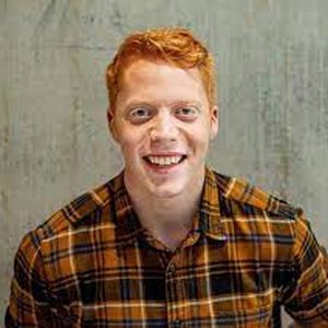 Victor Leonardo Hermundsson, 29 (Apresentador de programa de TV)