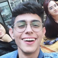 Víctor Manuel Restrepo, 27 (YouTube明星)