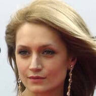 Viktoriya Isakova, 49 (Attrice TV)