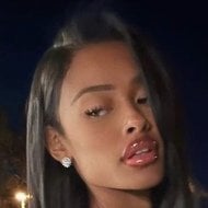 Vinetria, 26 (Instagram明星)