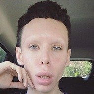 Vinny Ohh, 31 (化妝師)