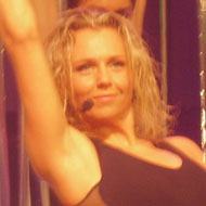 Violeta Tarasoviene, 49 (流行歌手)