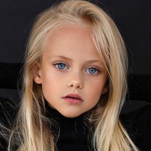 Violetta Antonova, 9 (模特)