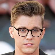 Virginia To Vegas, 35 (流行歌手)