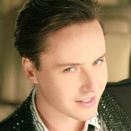 Vitas, 43 (Chanteur de musique du monde)