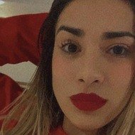 Vivi Casaman, 25 (Instagram Star)