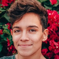 vixhoo, 21 (TikTok Star)