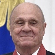 Vladimir Menshov (1939 - 2001) (电影演员)