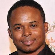 Walter Jones, 53 (Actor de Televisión)