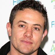 Warren Brown, 45 (电视演员)