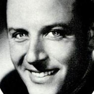 Warren Hull (1903 - 1974) (电影演员)