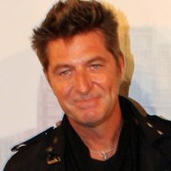 Wayne Cooper, 54 (Modedesigner)