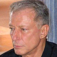 Werner Erhard, 90 (Romanziere)