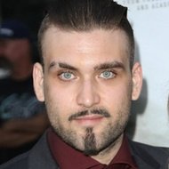 Weston Cage, 34 (Membro della famiglia)