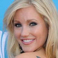 Whitney Duncan, 41 (Cantante country)