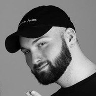 Wineboxpapi, 28 (YouTube Star)