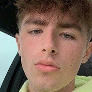 Wyatt Xavier, 25 (YouTube明星)