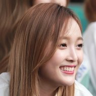 Xuan Yi, 29 (Chanteuse pop)