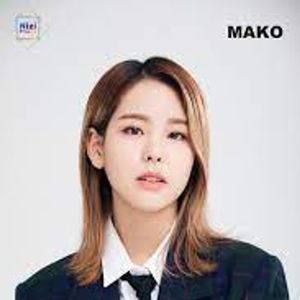 Yamaguchi Mako, 24 (Popsänger)