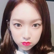 Yang Ye-na, 23 (Pop Singer)