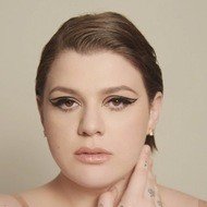 Yebba, 29 (Pop Singer)