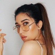 Yoana Marlen, 32 (YouTuber)