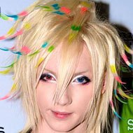 Yohio, 30 (流行歌手)