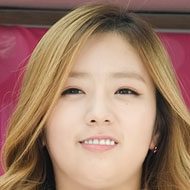 Yoon Bomi, 30 (Pop Singer)